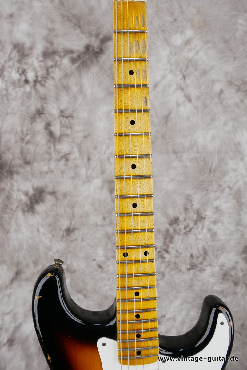 Fender_Stratocaster_Custom_Shop_55 Relic_limited_edition_sunburst_2015-011.JPG